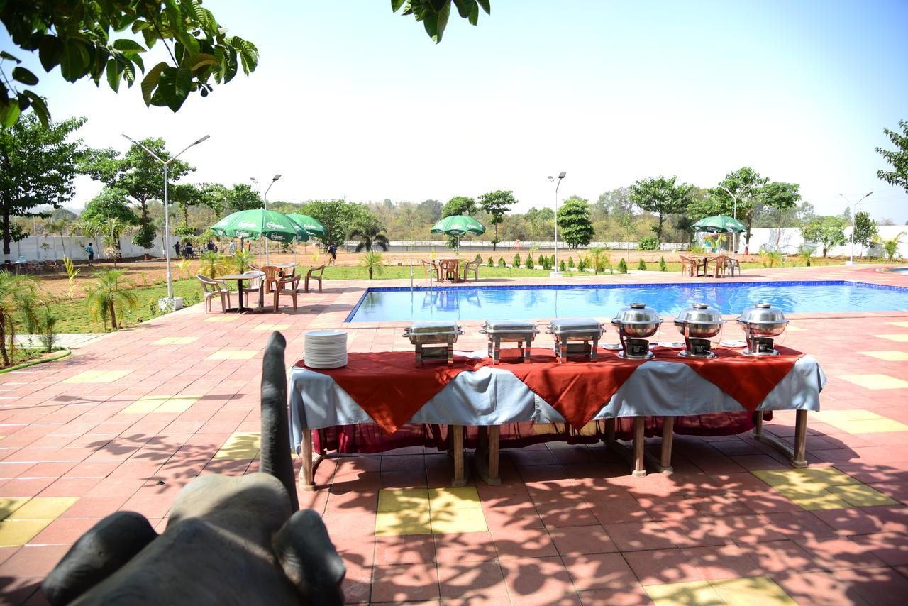 River Touch Resort Silvassa Eksteriør billede
