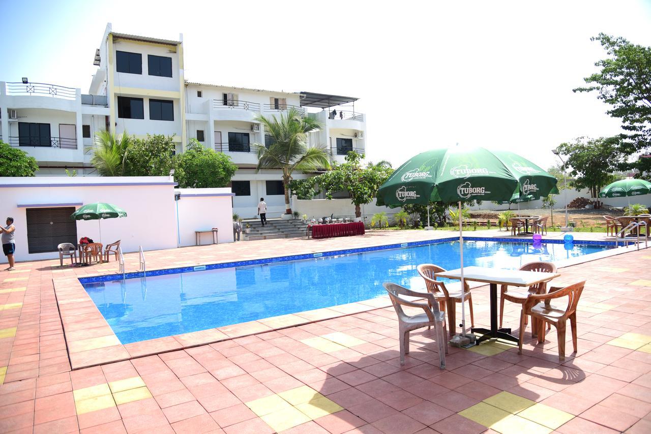 River Touch Resort Silvassa Eksteriør billede