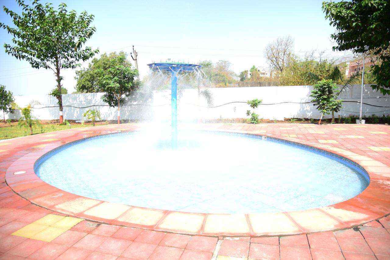 River Touch Resort Silvassa Eksteriør billede
